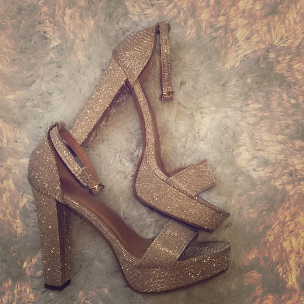 ✨Glittery Platform Heels✨